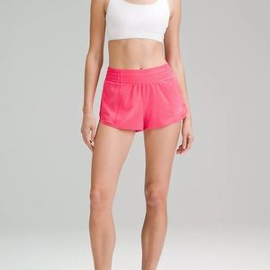 Lululemon Hotty Hot Short Hi Rise 2.5” size 8 in lipgloss - gently used